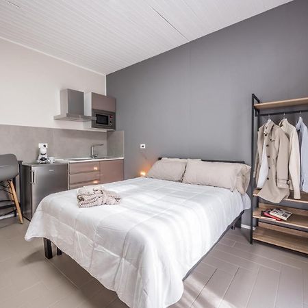 Suite 649 Mono Con Terrazzo โมดินา ภายนอก รูปภาพ