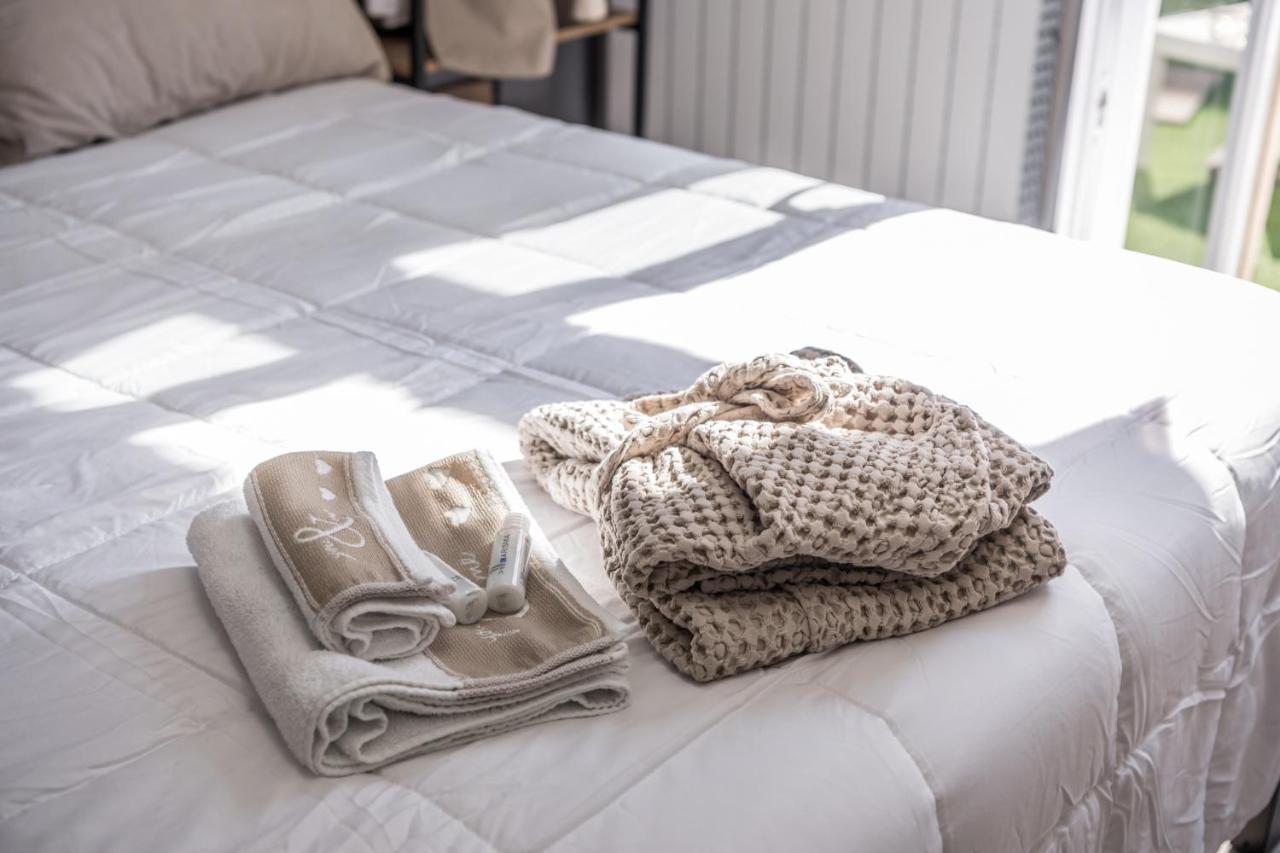 Suite 649 Mono Con Terrazzo โมดินา ภายนอก รูปภาพ
